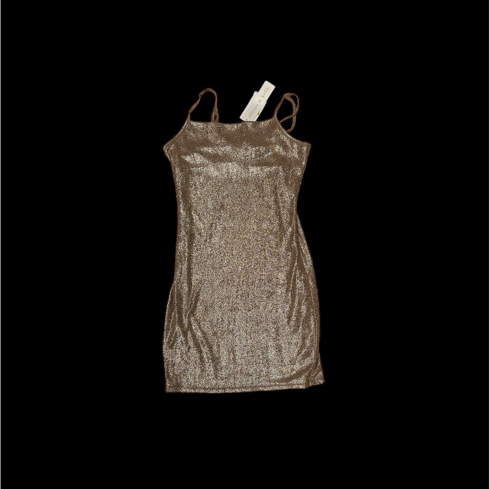 Short Shiny Golden Dress!
Size Small
